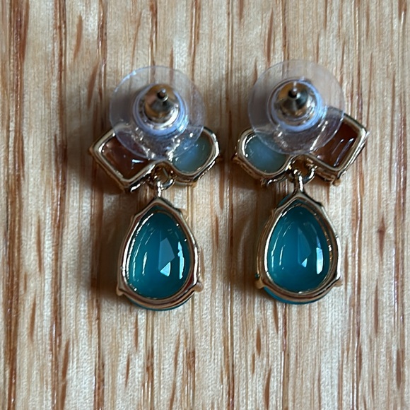 NWT Kate Spade Gold Tone Post Earrings w Aqua Blue, Pale Green & Tan Rhinestones - Picture 7 of 7